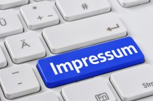 Tastatur mit farbiger Taste - Impressum